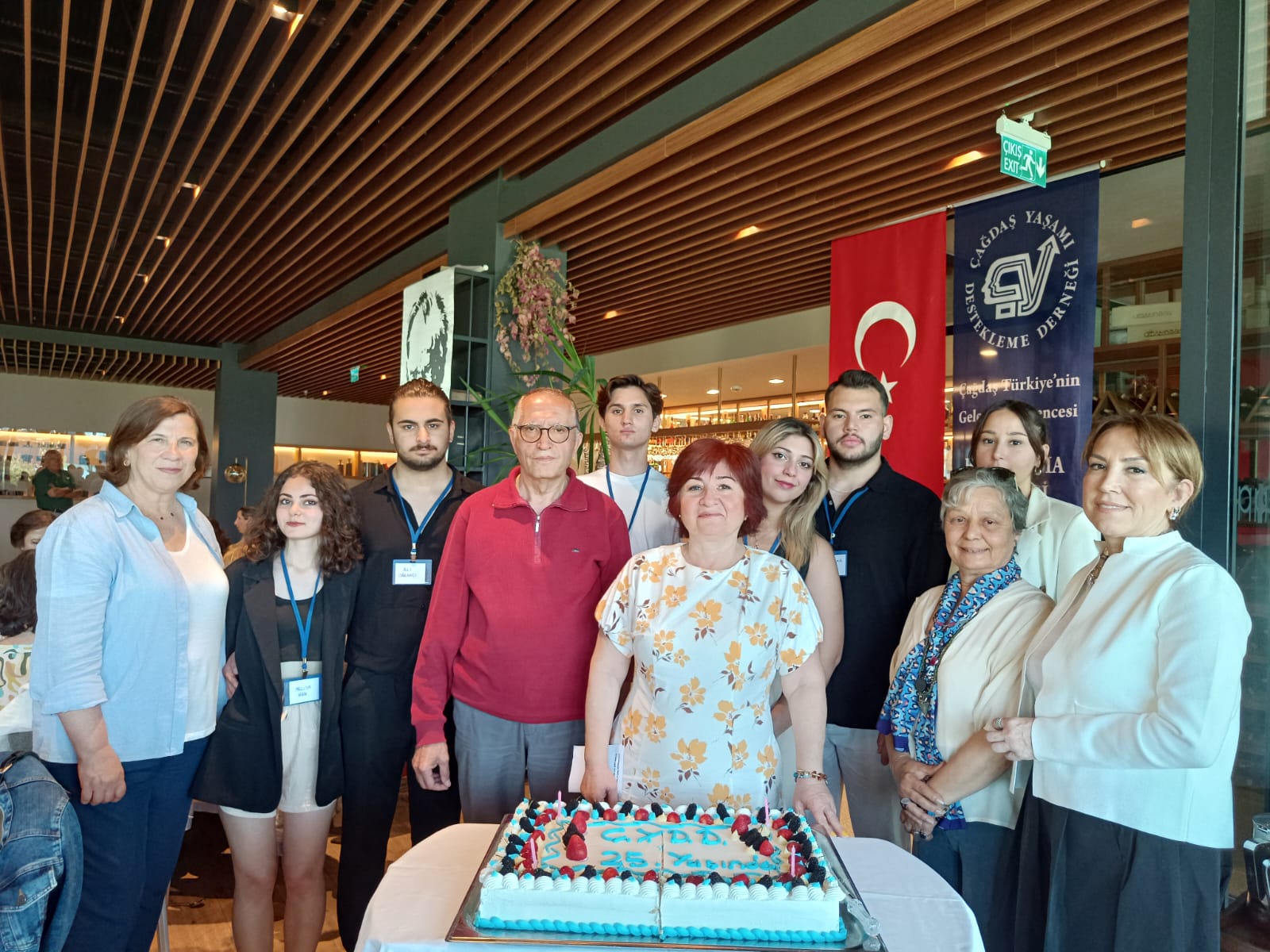 ÇYDD Bandırma Şubesi 25. Kuruluş Yıl Dönümünü Kutladı Çağdaş Yaşamı Destekleme Derneği (ÇYDD) Bandırma Şubesi, 25. kuruluş yıl