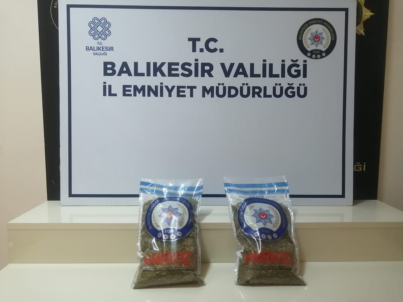 BANDIRMA’DA NARKOTİK OPERASYON Balıkesir’in Bandırma ilçesinde, narkotik madde ticareti yaptığı tespit edilen 2