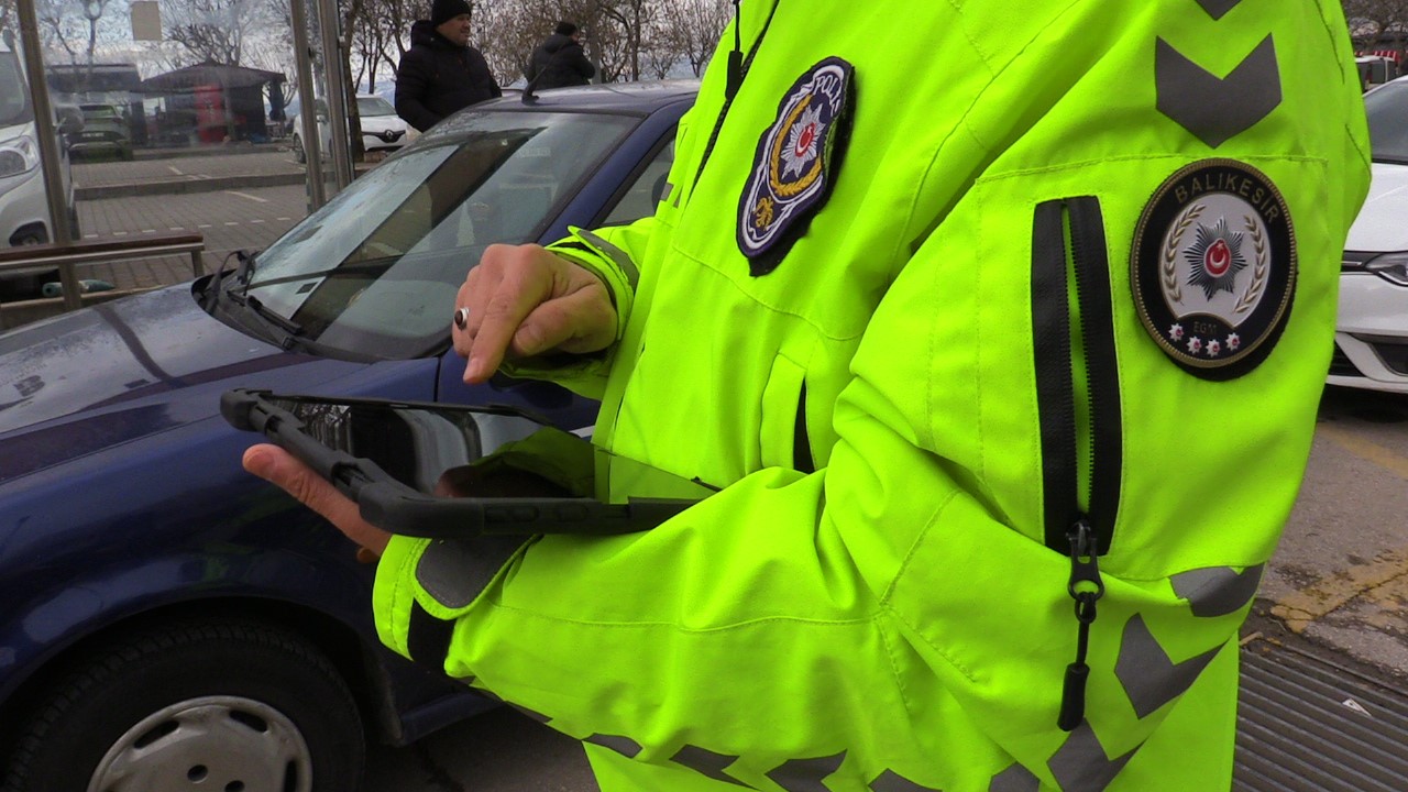 Bandırma’da 4 ayda denetlemelerde 2 bin 664 araca cezai işlem uygulandı Balıkesir’in Bandırma ilçesinde, Trafik Denetleme Büro Amirliğince 2024 yılının ilk