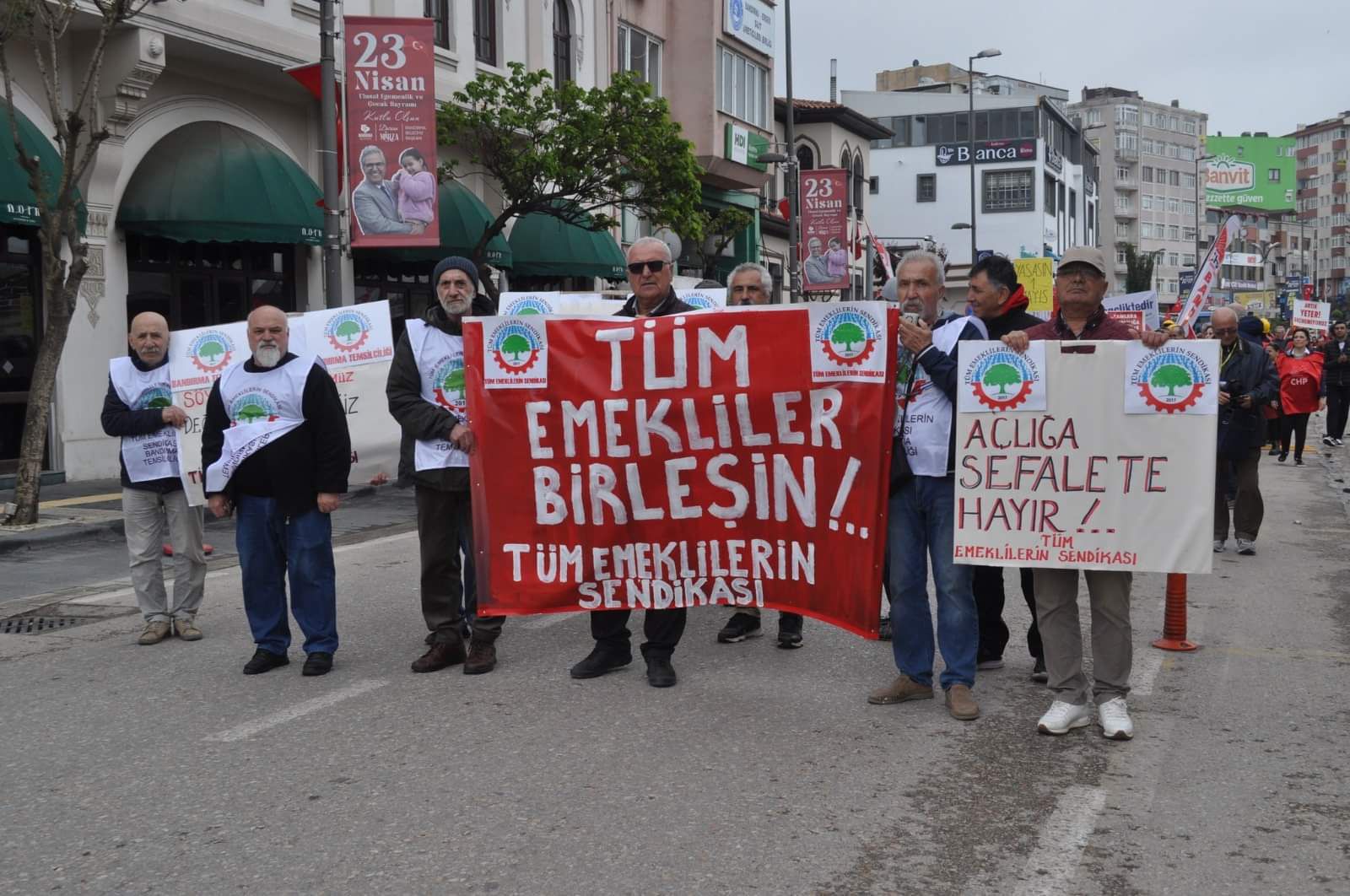 TÜM EMEKLİLERİN SENDİKASI 25 MAYIS’TA İKTİDARA SES YÜKSELTECEK Tüm Emeklilerin Sendikası, emeklilerin haklarının ve ekonomik koşullarının iyileştirilmesi amacıyla