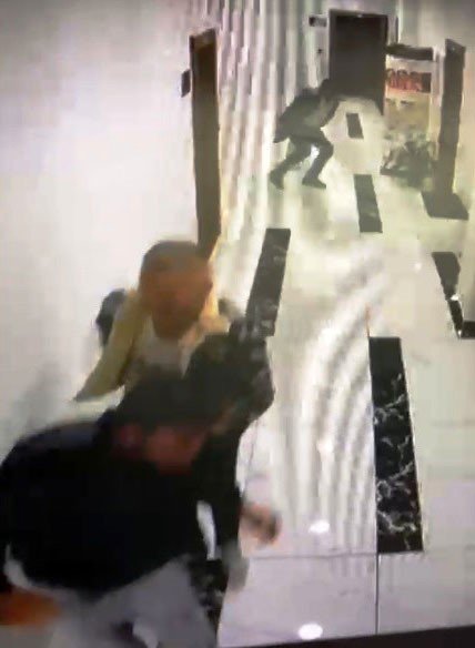 Pancar kavgasında silahlar çekildi Balıkesir’de bir iş merkezinde meydana gelen alacak verecek kavgasında 1