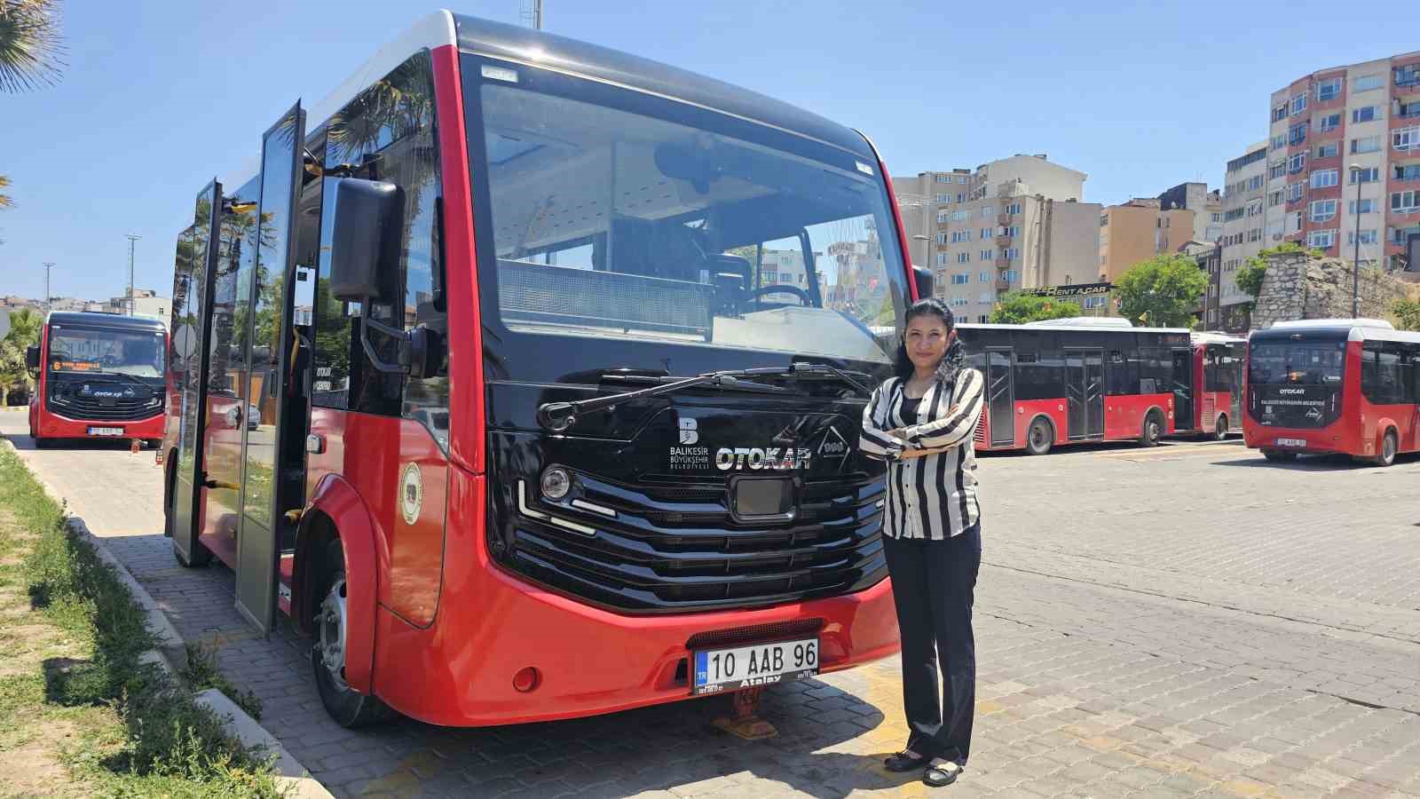 Balıkesir’in Bandırma ilçesinde, toplu taşıma araçlarında şoförlüğe başlayan Ceyda Erkol,