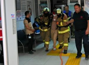 Erdek Neyyire Sıtkı Devlet Hastanesi’nde Erdek İtfaiyesi tarafından tatbikat düzenledi.