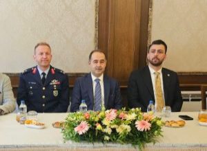 Bandırma’da Kurban Bayramı dolayısıyla protokol bayramlaşması gerçekleştirildi. Bandırma’da, Belediye Nikah