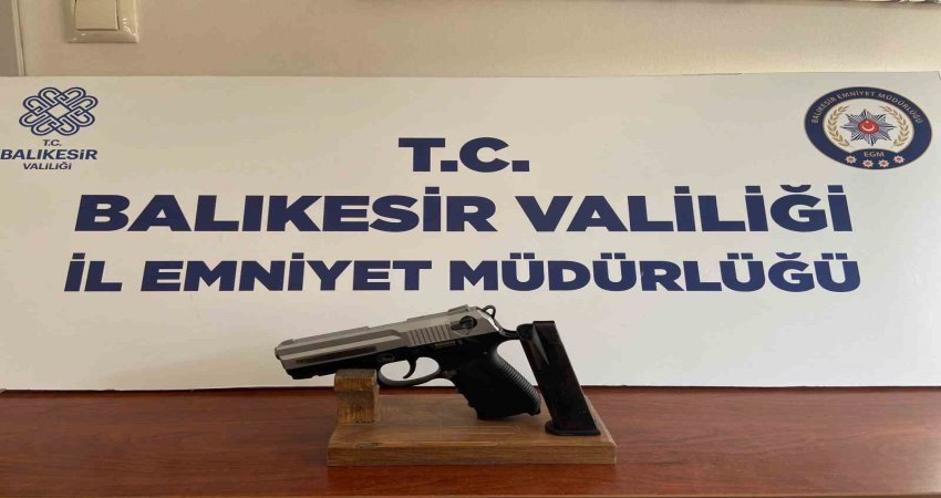 Bandırma’da hırsızlık olayı aydınlatıldı Balıkesir’in Bandırma ilçesinde park halindeki araçtan 14 bin liralık malzeme