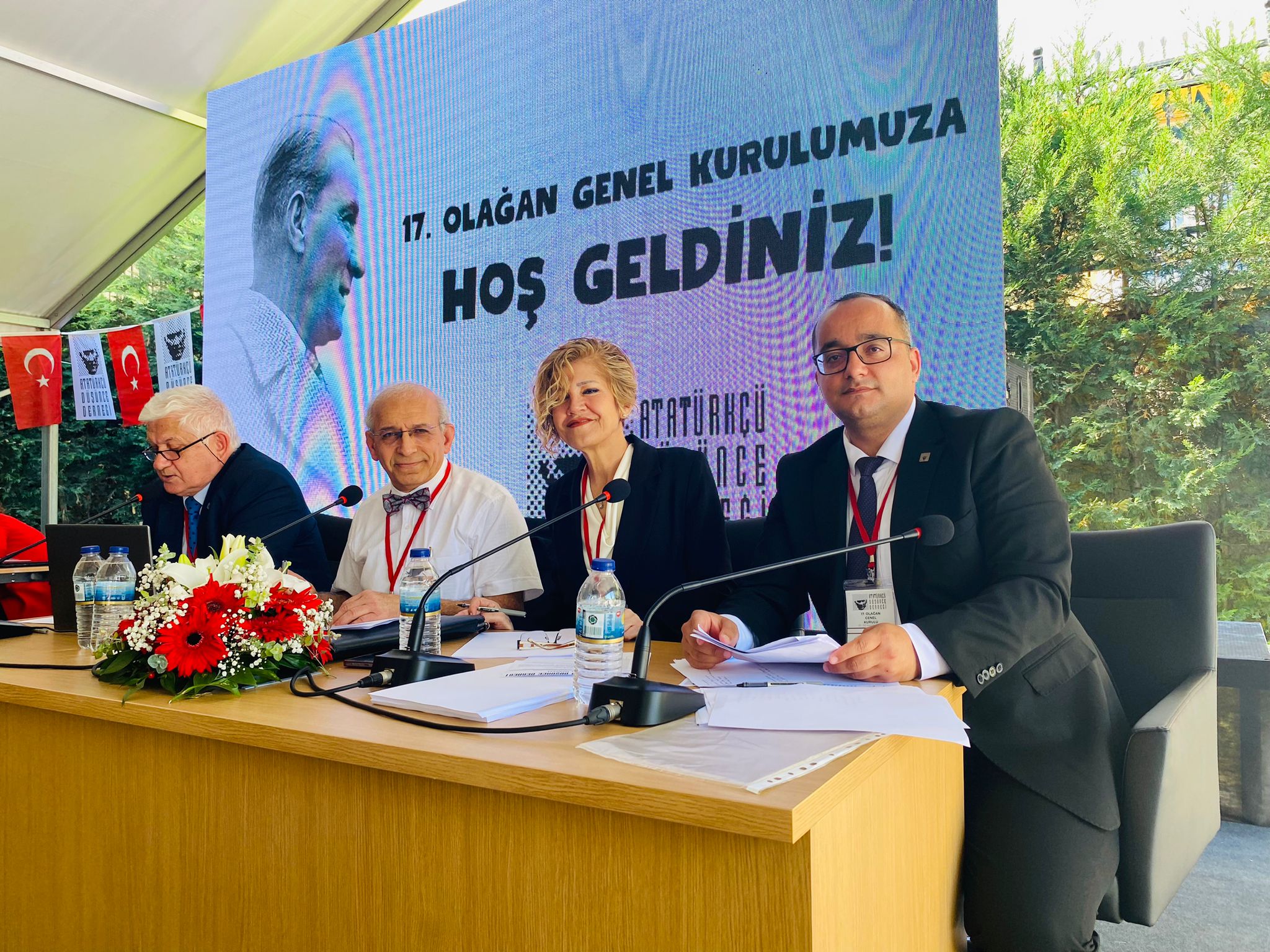 SERDAR POLAT, ADD GENEL MERKEZİ’NİN 17. OLAĞAN GENEL KURULU’NDA DİVANDA YER ALDI ADD Genel Merkezi’nin 17. Olağan Genel Kurulu gerçekleştirildi. ADD Delegesi