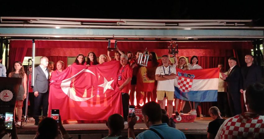 ZIPKINLA BALIK AVLAMA ŞAMPİYONASI TAMAMLANDI Balıkesir’in Erdek ilçesinde gerçekleştirilen 34. Erkekler ve 3. Kadınlar CMAS