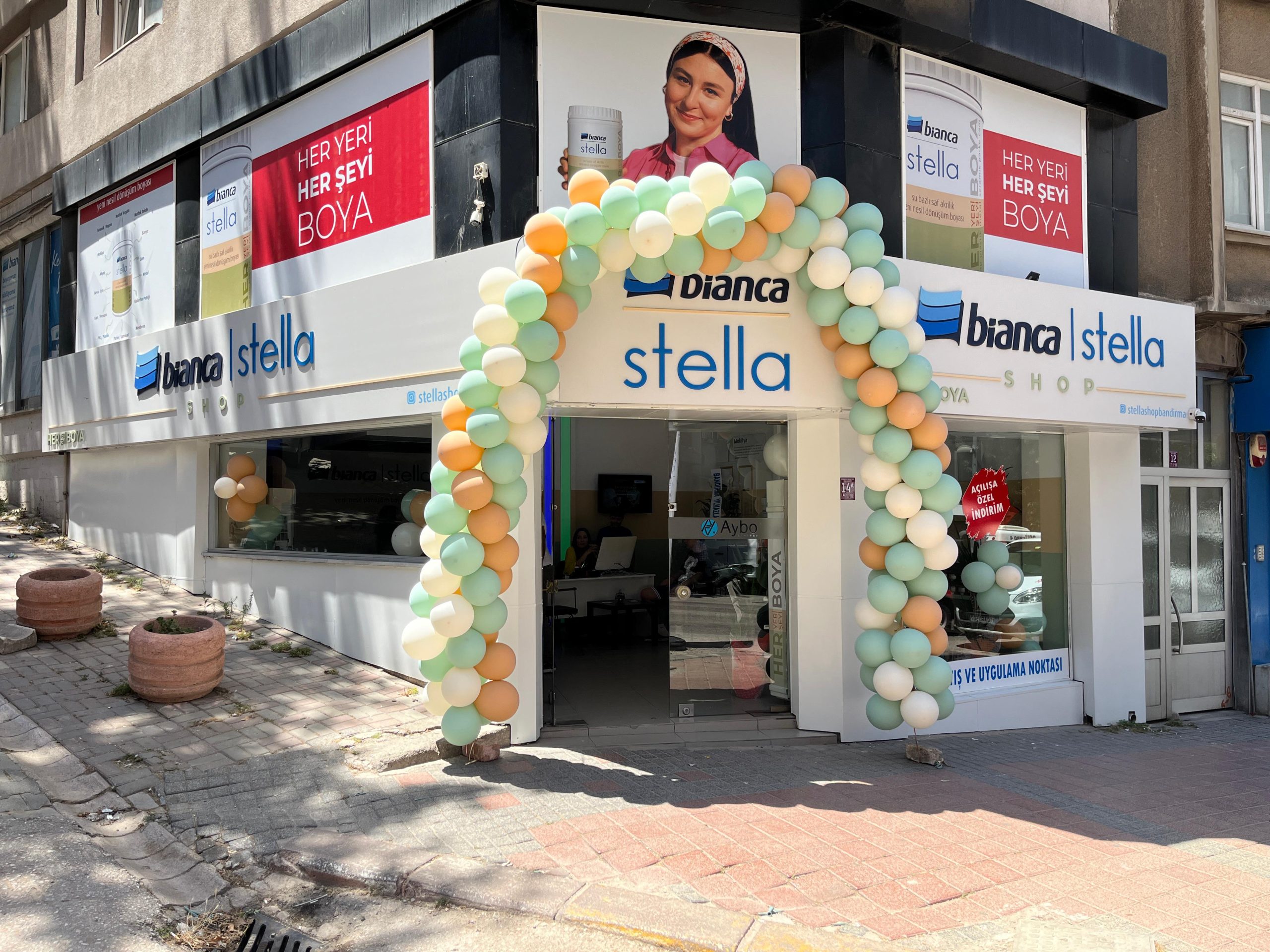 BIANCA STELLA’NIN 25. ŞUBESİ BANDIRMA’DA HİZMETE GİRDİ Dünyaca ünlü yeni nesil dönüşüm boya markası Bianca Stella’nın yeni