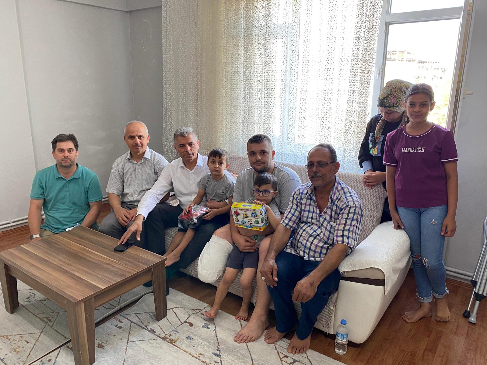 Balıkesir’in Gönen ilçesinde meydana gelen trafik kazasında ayağını kaybeden Sinan