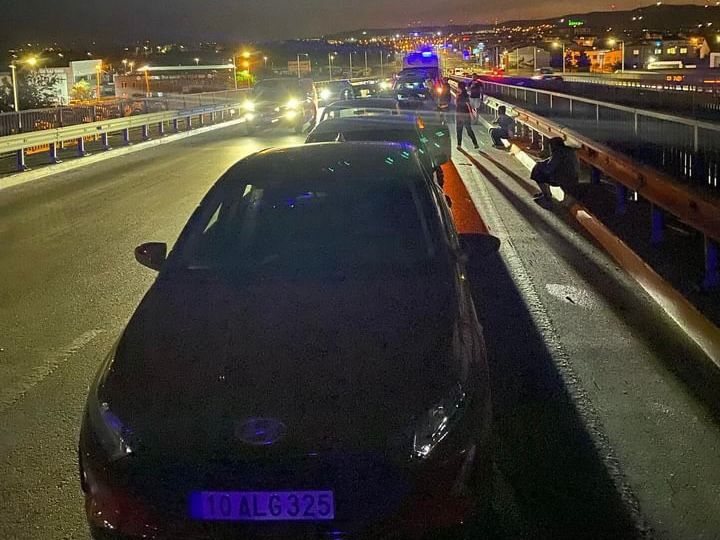 Balıkesir’in Bandırma ilçesinde toplam 5 aracın karıştığı zincirleme kaza sonucu