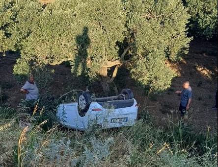 Erdek’te yoldan çıkan araç şarampole uçtu Balıkesir’in Erdek ilçesinde meydana gelen tek taraflı trafik kazasında, şarampole