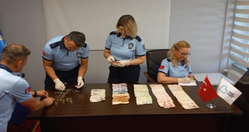 Zabıta ekipleri 26 dilenciden 4 bin 739 TL ele geçirdi Balıkesir Büyükşehir Belediyesi Zabıta Dairesi Başkanlığı ekipleri tarafından il genelinde