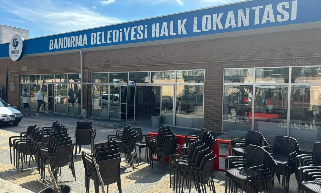 Bandırma Belediyesi Halk Lokantası Açılıyor! Bandırma Belediyesi, vatandaşlarına ekonomik, sağlıklı ve lezzetli yemek seçenekleri sunmak