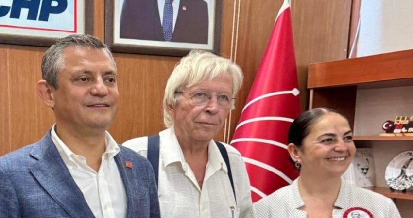 Bandırma Akademik Odalar Platformu’ndan CHP Genel Başkanı Özgür Özel’e Rapor Sunumu Platform sözcüsü Kimya Mühendisleri Odası Temsilcisi Salih Yaldız, Platform tarafından