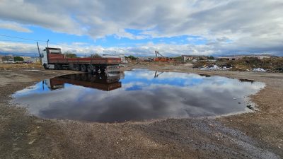 Balıkesir'in Bandırma ilçesinde, boş arazide park halindeki TIR'da yaşanan hırsızlık