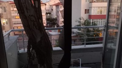Balıkesir'in Bandırma ilçesinde bir apartman dairesinde meydana gelen doğalgaz patlamasında