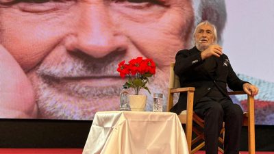 Bu yıl 6’ncısı düzenlenen Kitap Günleri’nde usta sanatçı ve yazar