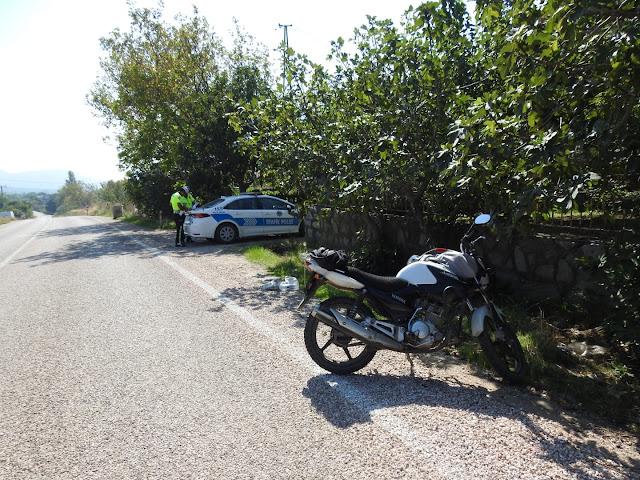 OCAKLAR-ERDEK YOLUNDAKİ MOTOSİKLET KAZASINDA 1 KİŞİ YARALANDI Ocaklar-Erdek yolunda motosikletin çarptığı 80 yaşındaki kişi yaralandı.