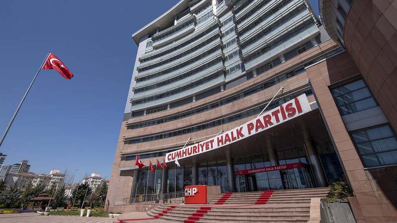CHP: Anayasa’nın ilk dört maddesine dokunulacak hiçbir masada yokuz CHP Genel Başkan Yardımcısı Gökçe Gökçen’den HÜDAPAR Genel Başkanı Zekeriya