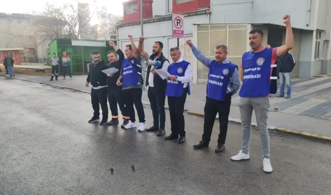 İşçilerden Geçim Sıkıntısı ve Adaletsiz Vergi Sistemi Protestosu Türk-İş'in aldığı karar doğrultusunda, çalışma hayatında yaşanan geçim sıkıntısı, iş