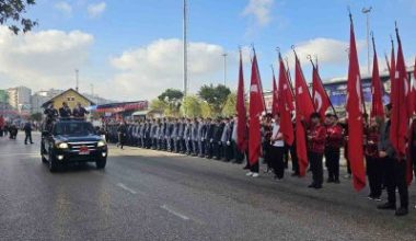 Balıkesir’in Bandırma ilçesinde Cumhuriyet’in 101’inci yılı, Bandırma’da düzenlenen resmi törenle