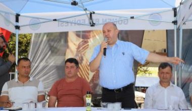Gönen Belediye Başkanı İbrahim Palaz, Sarıköy’de düzenlenen halk buluşmasında vatandaşlarla