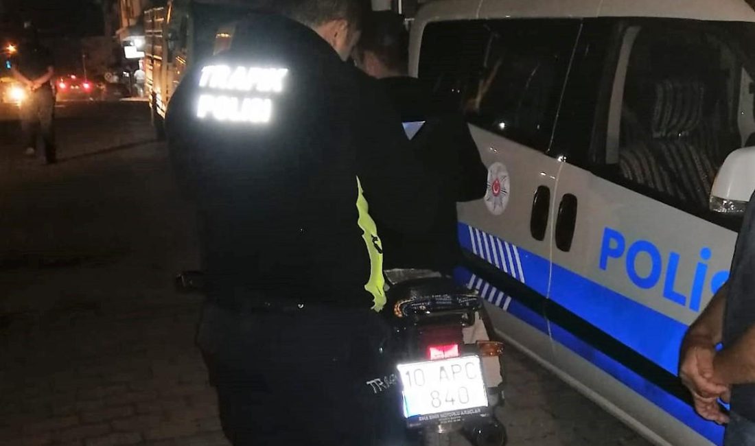Manyas’ta Motosikletlere Ceza Yağdı Ülke genelinde ve Balıkesir'in Manyas ilçesinde yaşanan yaralamalı ve ölümlü