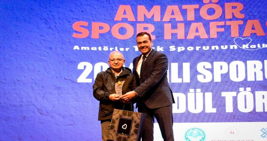 Balıkesir’de ‘En Başarılı Spor Muhabiri’ ödülü İHA’ya Balıkesir'de Amatör Spor Haftası kapanış töreninde yapılan 'En Başarılı Sporcular'