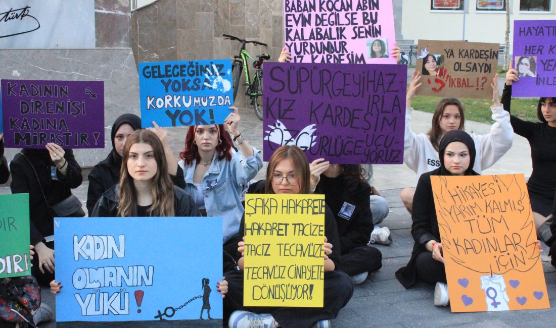 Gönen MYO Öğrencilerinden Kadın ve Çocuk Cinayetlerine Tepki: Cumhuriyet Meydanı’nda Basın Açıklaması Gönen Meslek Yüksekokulu (MYO) öğrencileri, ülke genelinde artan kadın ve