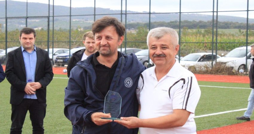 Gönen’de Yeni Spor Tesisleri Törenle Hizmete Açıldı Balıkesir'in Gönen ilçesi Karşıyaka Mahallesi’nde inşa edilen yeni spor tesisleri,