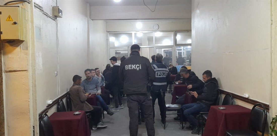 Balıkesir İl Emniyet Müdürlüğünün gerçekleştirdiği asayiş ve trafik huzur uygulamasında,