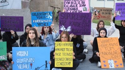 Gönen Meslek Yüksekokulu (MYO) öğrencileri, ülke genelinde artan kadın ve