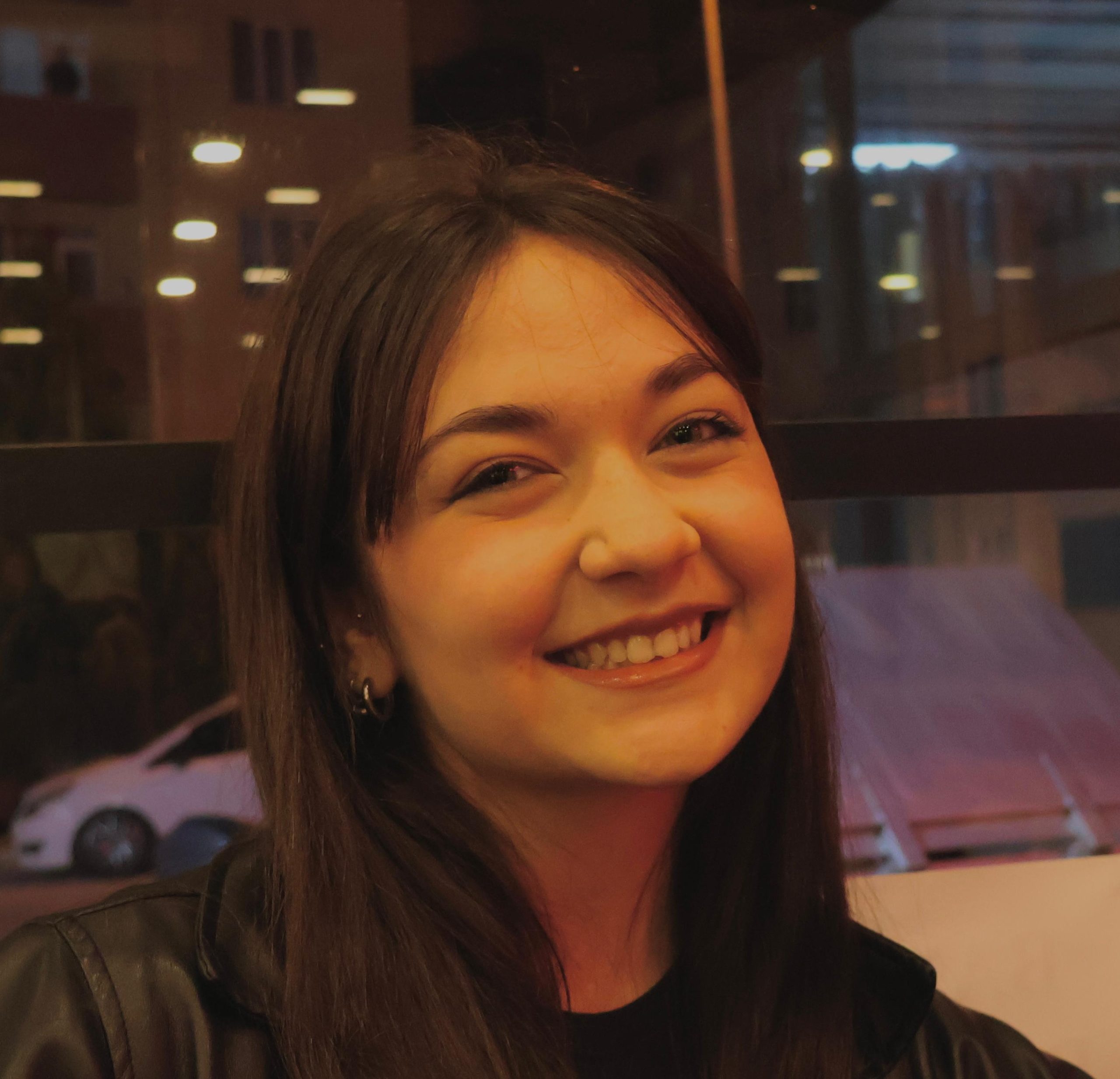 Berra Karakaş yazar fotoğrafı