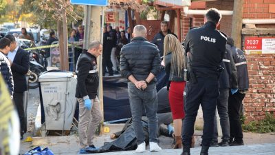 Balıkesir bir kişi aralarında husumet bulunan şahıs tarafından silahla vurularak