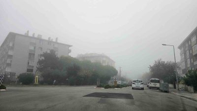 Balıkesir’in Bandırma ilçesinde sabah yaşanan yoğun sis, deniz ve kara