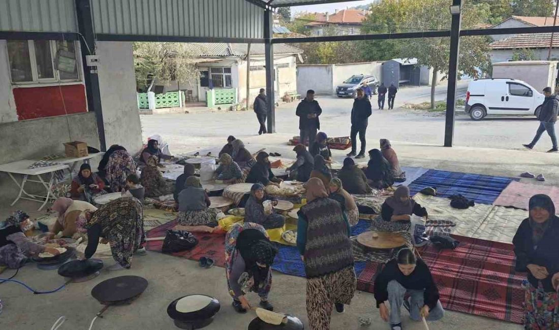 Balıkesir Bigadiç’in ilçesinde çiftçiler ve halk yağmur duasına çıktı.