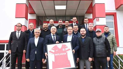 Balıkesir Büyükşehir Belediye Başkanı Ahmet Akın, Balıkesirspor Kulübü’nü ziyaret etti.