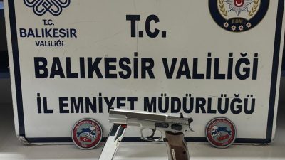 Balıkesir’de polis ekipleri tarafından yapılan uygulamalarda çok sayıda silah ve