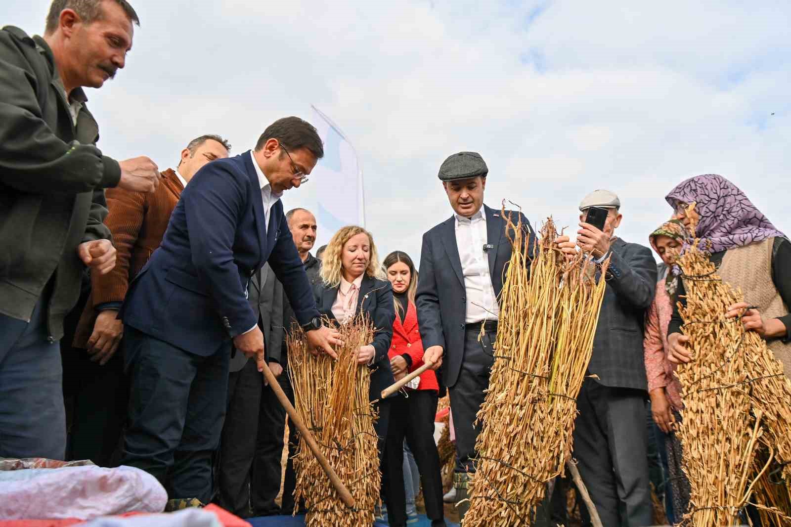 Balıkesir Büyükşehir Belediyesi, Üretici Destek Modeli Projesi kapsamında Sındırgılı üreticilerden