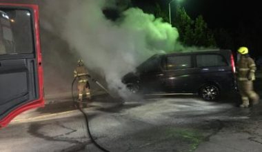 Balıkesir'in Bandırma ilçesinde, Bandırma-Bursa Karayolu üzerindeki bir akaryakıt istasyonunda araç