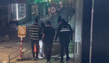 Balıkesir’in Bandırma ilçesinde, Kaşif Acar Caddesi üzerinde bir dönercide çalışan