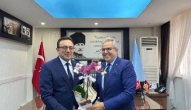 Bandırma Belediye Başkanı Dursun Mirza, 24 Kasım Öğretmenler Günü dolayısıyla