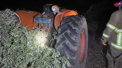 Balıkesir’in Bandırma ilçesi Mahbubeler Mahallesi kırsalında meydana gelen traktör kazasında,