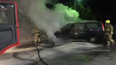 Balıkesir'in Bandırma ilçesinde, Bandırma-Bursa Karayolu üzerindeki bir akaryakıt istasyonunda araç