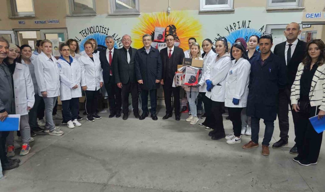 Bandırma’da kadın kaynakçı kursiyerlere destek Balıkesir’in Bandırma ilçesinde, kadınlara yönelik kaynakçılık kursunda teorik eğitimlerini tamamlayan