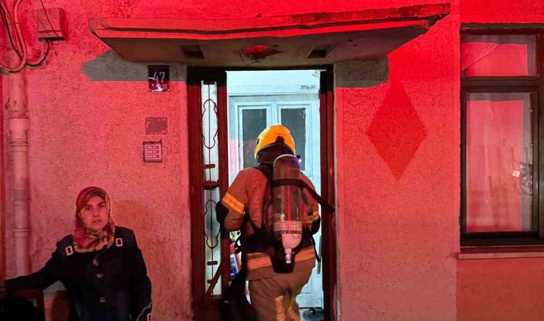 Bandırma’da sabah saatlerinde yangın paniği Balıkesir’in Bandırma ilçesinde, bir dairede elektrik aksamından kaynaklı küçük çaplı