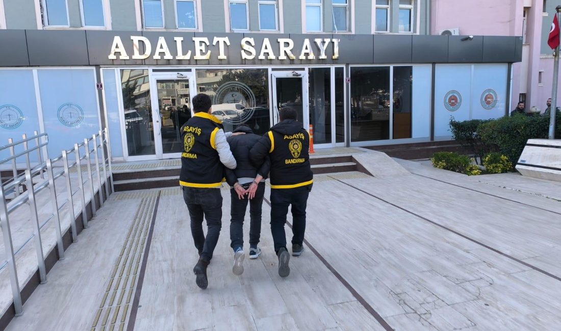 Bandırma’da Hırsızlık: İş Yerine Giren Şüpheli Tutuklandı Balıkesir'in Bandırma ilçesi Paşabayır Mahallesi Ordu Caddesi'nde bir iş yerine
