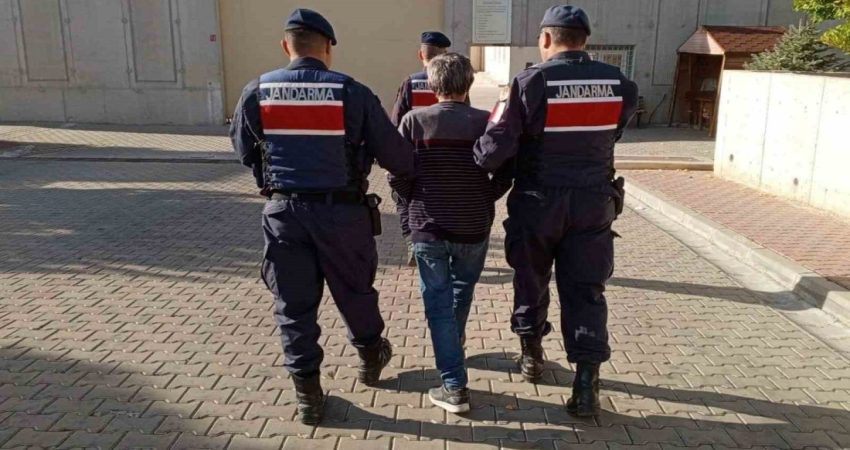Balıkesir’de aranan 195 kişi yakalandı Balıkesir'de jandarma ekipleri tarafından aranma kaydı bulunan 195 şahıs yakalandı.