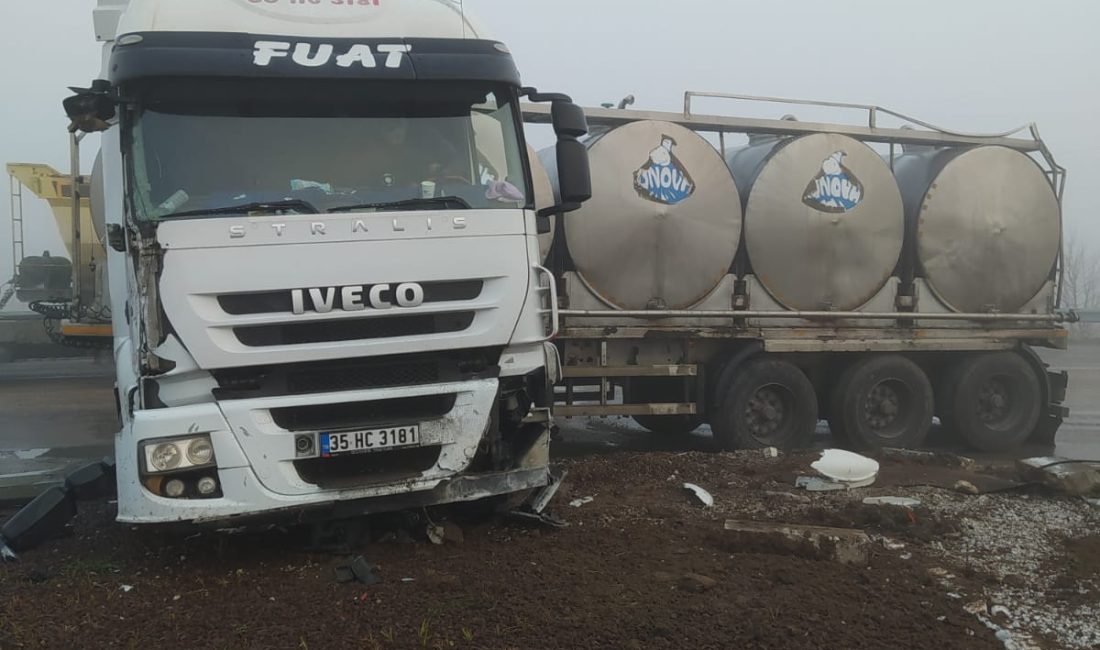 Manyas-Gönen Yolu Kavşağında Trafik Kazası: 1 Yaralı Balıkesir’in Manyas ilçesinde meydana gelen trafik kazasında bir kişi yaralandı.