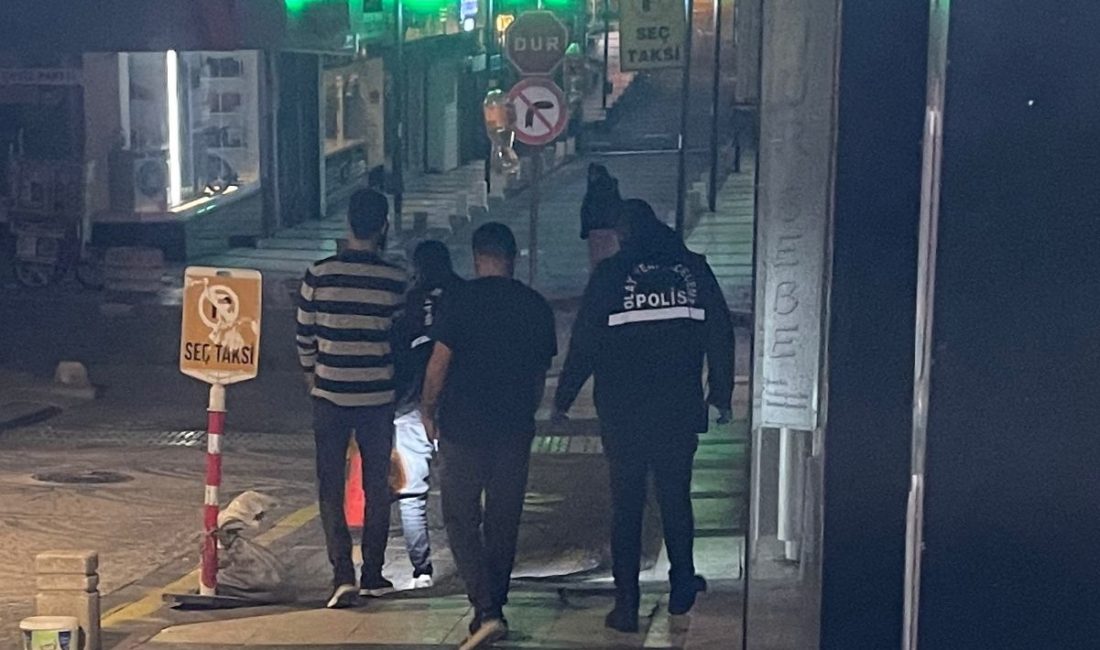 Balıkesir’in Bandırma ilçesinde, Kaşif Acar Caddesi üzerinde bir dönercide çalışan